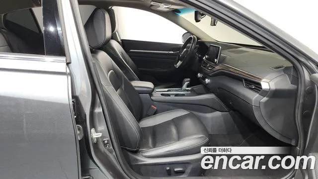 Nissan Altima 2019 — фото 16