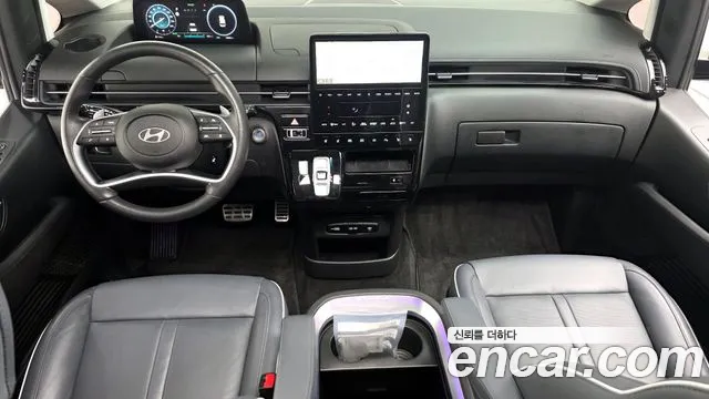 Hyundai Staria 2025 — фото 10