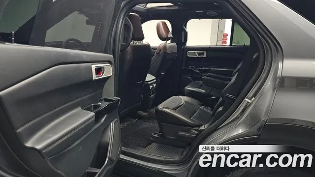 Ford Explorer 2022 — фото 16