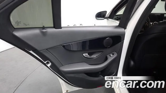 Mercedes-Benz C-Class 2020 — фото 15