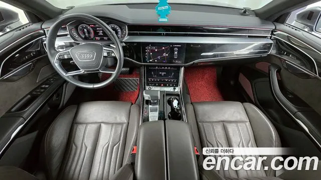 Audi A8 2021 — фото 10