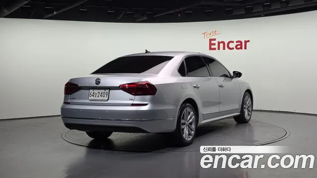 Volkswagen Passat 2018 — фото 2