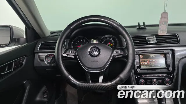 Volkswagen Passat 2018 — фото 19