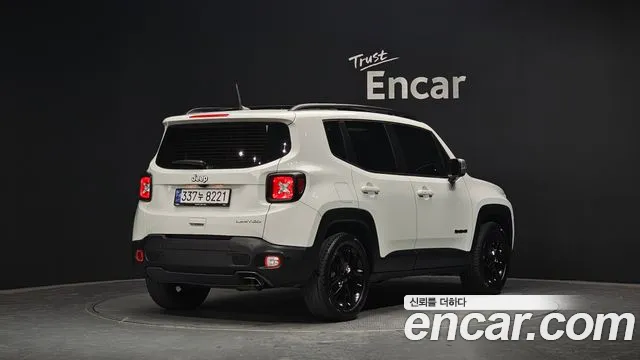 Jeep Renegade 2022 — фото 2