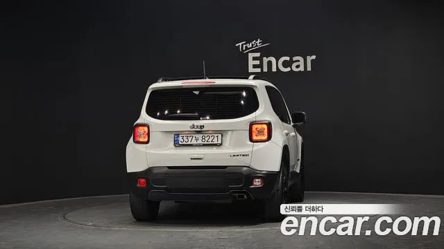 Jeep Renegade 2022 — фото 4