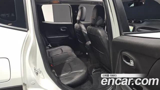 Jeep Renegade 2022 — фото 16