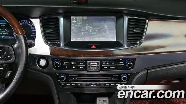 Hyundai Equus 2014 — фото 17