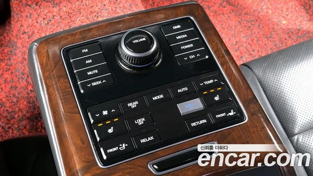 Hyundai Equus 2014 — фото 20