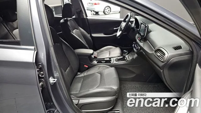 Hyundai i30 2018 — фото 10