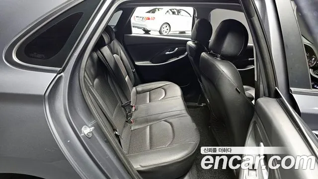 Hyundai i30 2018 — фото 11