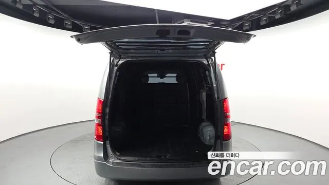 Hyundai Starex 2016 — фото 20