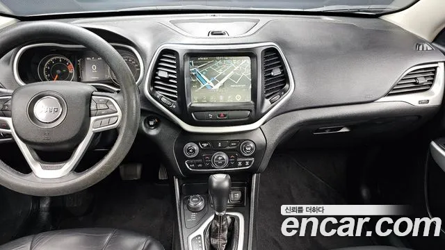 Jeep Cherokee 2017 — фото 13