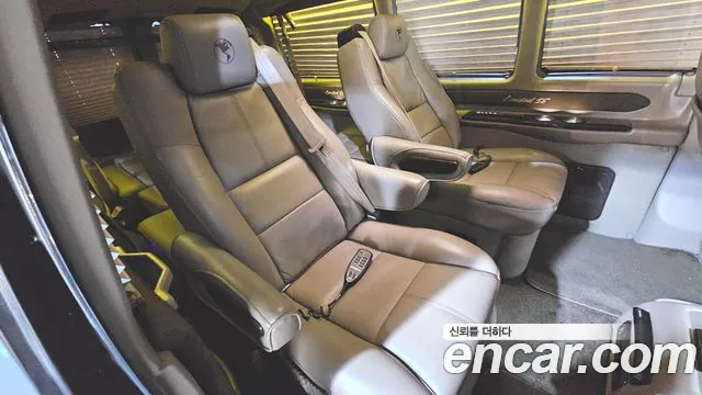 Chevrolet Express Van 2018 — фото 13