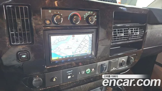 Chevrolet Express Van 2018 — фото 15