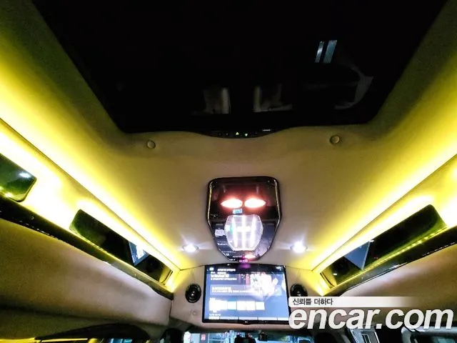 Chevrolet Express Van 2018 — фото 16