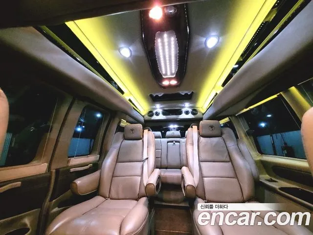 Chevrolet Express Van 2018 — фото 17