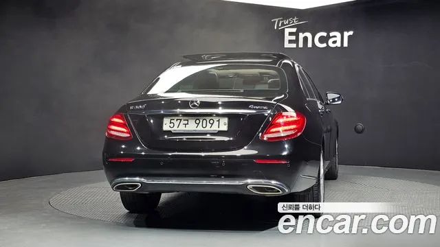 Mercedes-Benz E-Class 2017 — фото 4