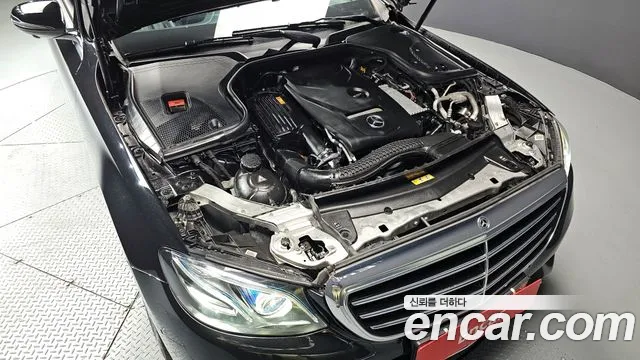 Mercedes-Benz E-Class 2017 — фото 6