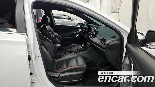 Hyundai i30 2018 — фото 11