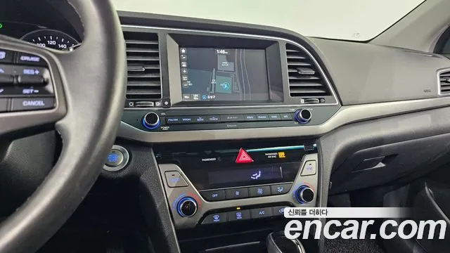 Hyundai AVANTE 2016 — фото 13
