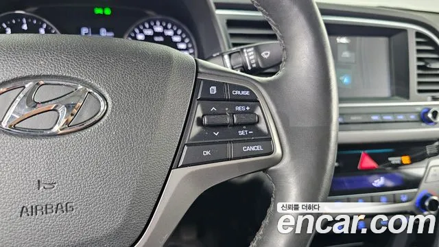 Hyundai AVANTE 2016 — фото 16