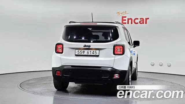 Jeep Renegade 2017 — фото 4