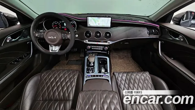 Kia Stinger 2023 — фото 10