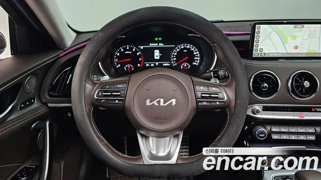 Kia Stinger 2023 — фото 18