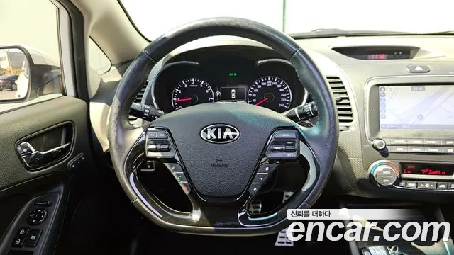 Kia K3 2017 — фото 12