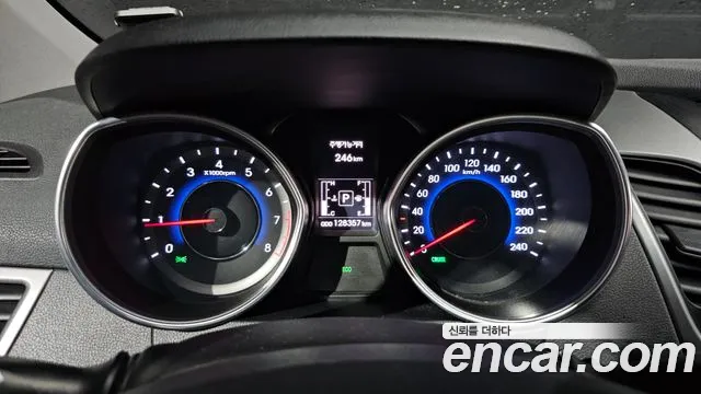 Hyundai AVANTE 2015 — фото 11