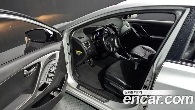 Hyundai AVANTE 2015 — фото 13