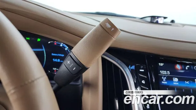 Cadillac Escalade 2019 — фото 12