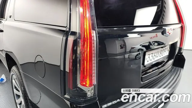 Cadillac Escalade 2019 — фото 9