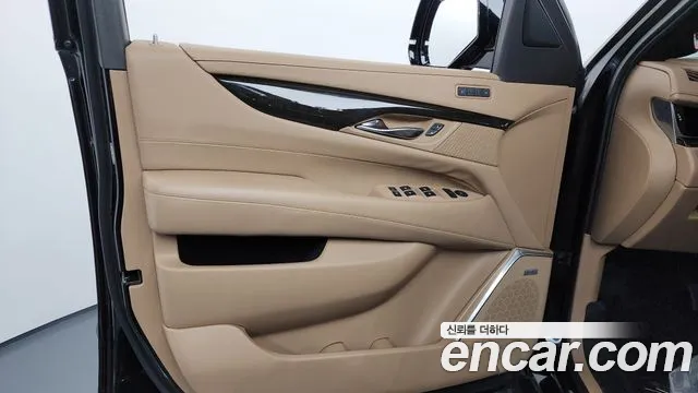 Cadillac Escalade 2019 — фото 14