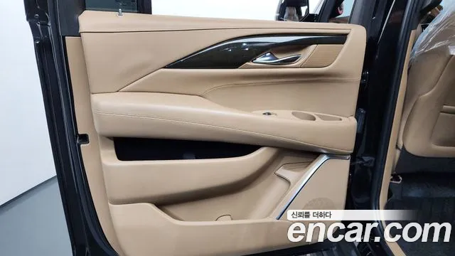 Cadillac Escalade 2019 — фото 15