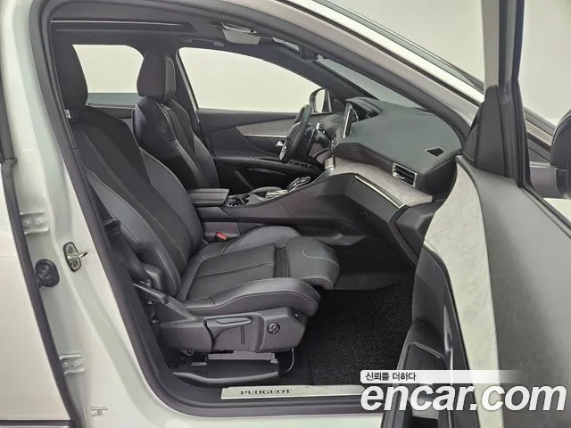 Peugeot 5008 2022 — фото 11