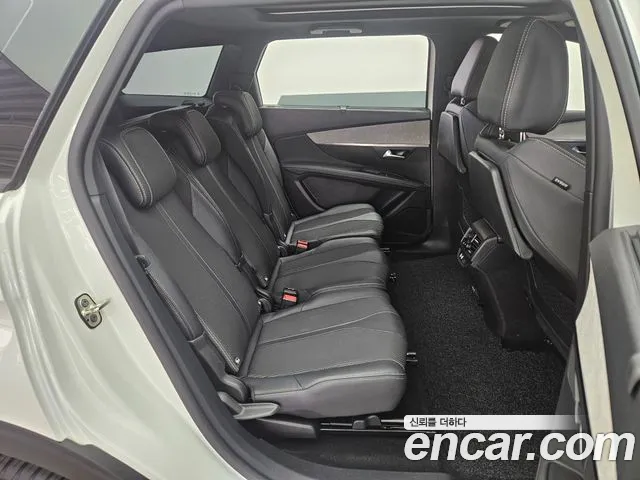 Peugeot 5008 2022 — фото 12