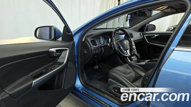 Volvo S60 2015 — фото 10