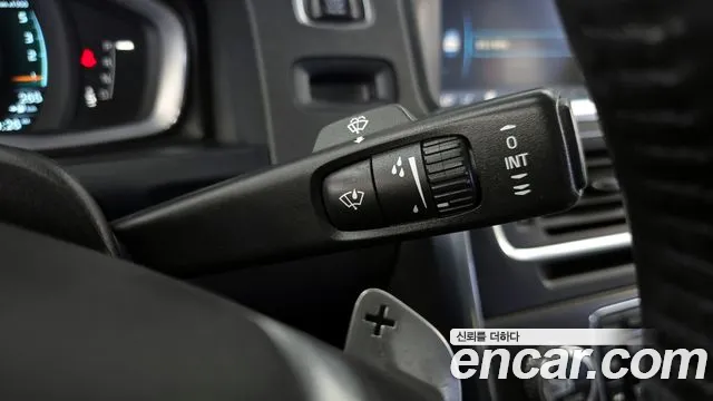 Volvo S60 2015 — фото 17