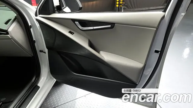 Kia Niro 2023 — фото 14