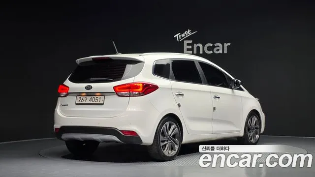 Kia Carens 2018 — фото 2