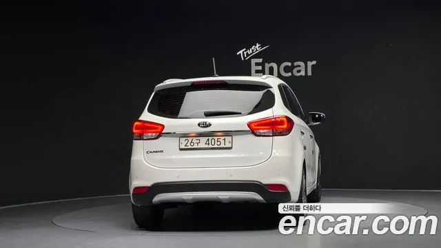 Kia Carens 2018 — фото 4