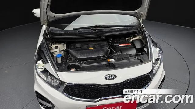 Kia Carens 2018 — фото 6