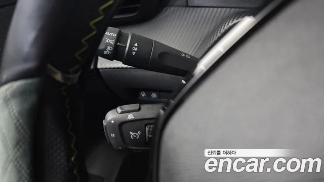 Peugeot 208 2023 — фото 13