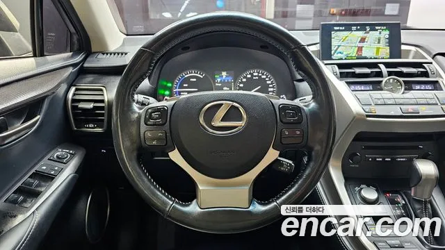 Lexus NX 2016 — фото 13