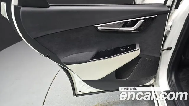 Kia EV6 2022 — фото 15