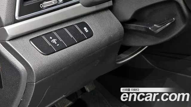 Hyundai AVANTE 2016 — фото 15