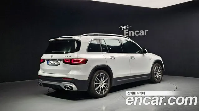 Mercedes-Benz GLB-Class 2023 — фото 2