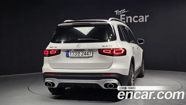 Mercedes-Benz GLB-Class 2023 — фото 4