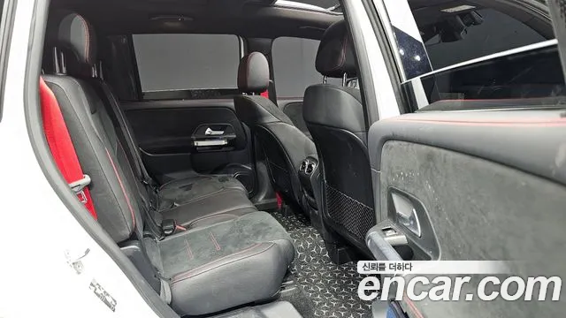 Mercedes-Benz GLB-Class 2023 — фото 18